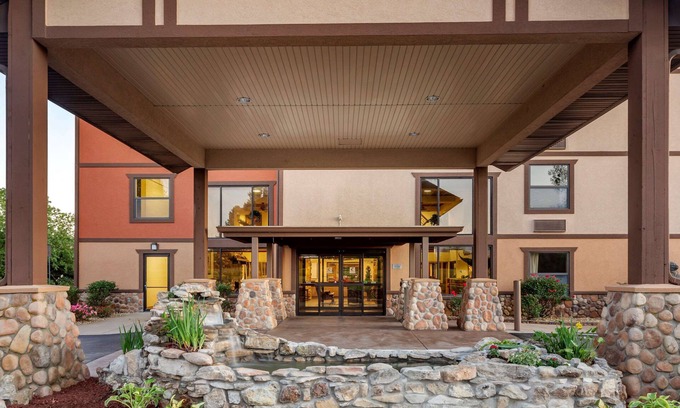 Branson Hotel | Comfort Inn & Suites Branson Meadows