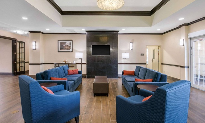 Cedar Hill Hotel | Comfort Inn & Suites Cedar Hill Duncanville