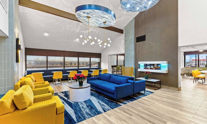 Evansville Hotel | Comfort Inn & Suites Evansville Airport