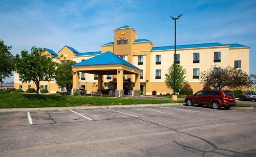 Hutchinson Hotel | Comfort Inn & Suites Hutchinson