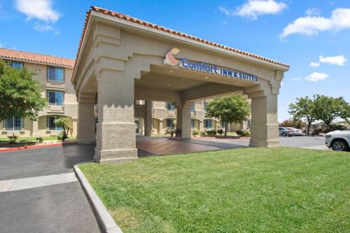 Lancaster Hotel | Comfort Inn & Suites Lancaster Antelope Valley