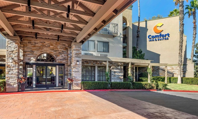 Santa Ana Hotel | Comfort Inn & Suites Orange County John Wayne Airport