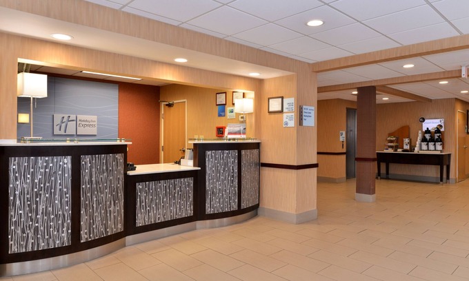Sharonville Hotel | Comfort Inn & Suites Sharonville - Cincinnati North
