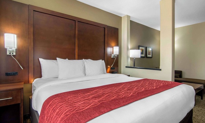 Shawnee Hotel | Comfort Inn & Suites Shawnee - Kansas City