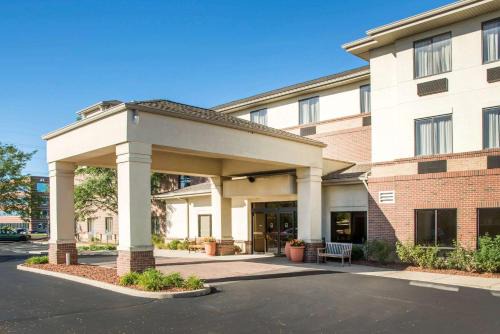 Beckett Ridge Hotel | Comfort Inn & Suites West Chester - North Cincinnati