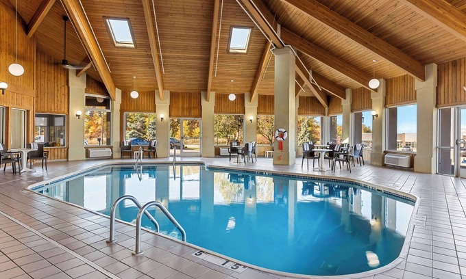 Painesville Hotel | Comfort Inn