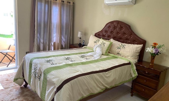 Boscobel House | Comfort Rest... 15 minutes from the heart of Ocho Rios