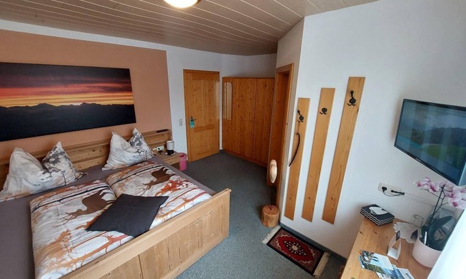 Woerth Bed & Breakfast | Comfort room Aktiv with shower/WC and balcony - Pension Sonnblickhof *