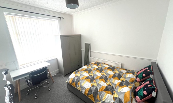 Salford House | Comfort room near Salford Uni- Samson PLAB