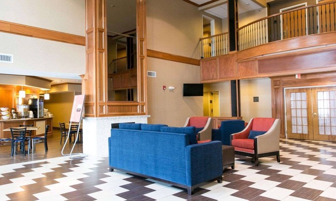 Benton Harbor Hotel | Comfort Suites Benton Harbor - St. Joseph