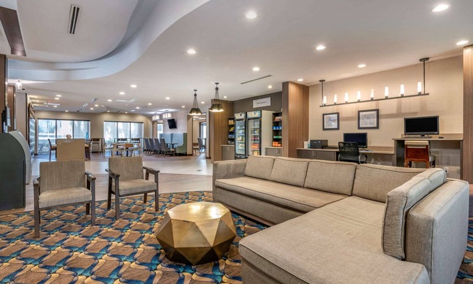 Dania Beach Hotel | Comfort Suites Fort Lauderdale Airport & Cruise Port