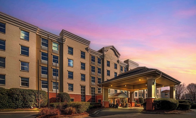 Huntersville Hotel | Comfort Suites near Birkdale Village- Huntersville