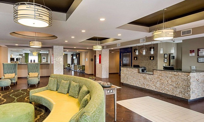 Gonzales Hotel | Comfort Suites near Tanger Outlet Mall