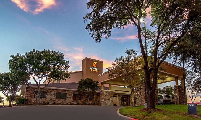 Northwest Dallas Hotel | Comfort Suites NW Dallas Near Love Field