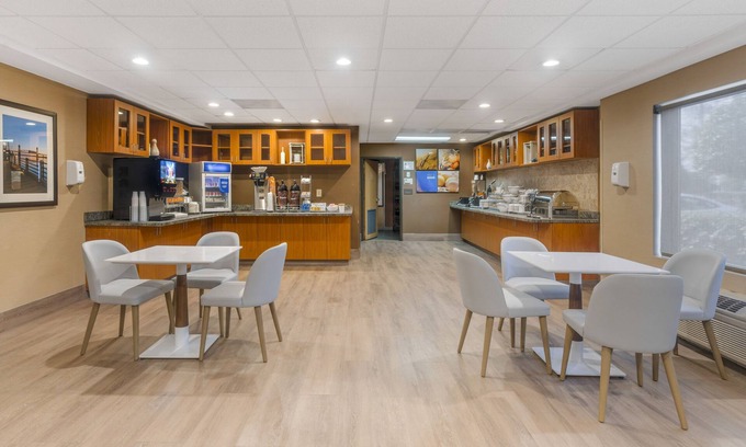 Wilmington Hotel | Comfort Suites Wilmington near Downtown