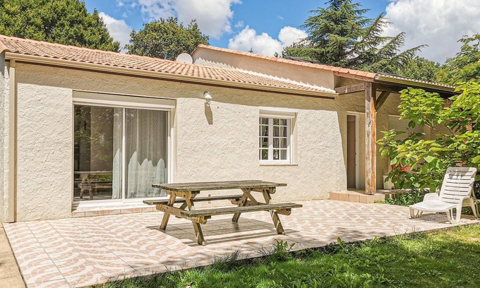 Saint-Julien-des-Landes House | Comfortable cottage in beautiful natural surroundings.