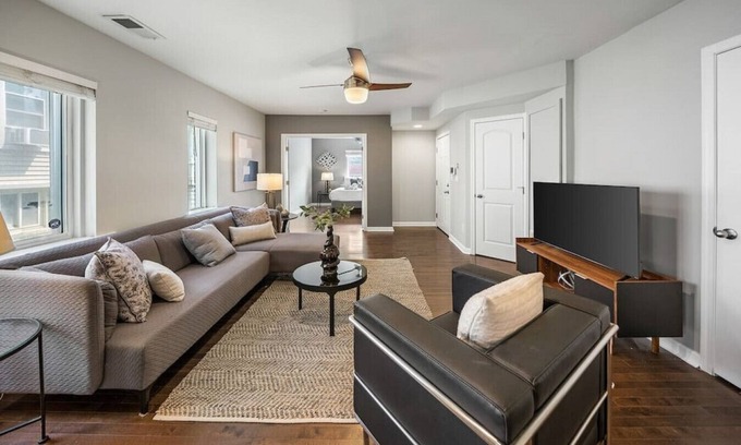 Mount Auburn Apartment | Comfortable 2BR Condo near City Center