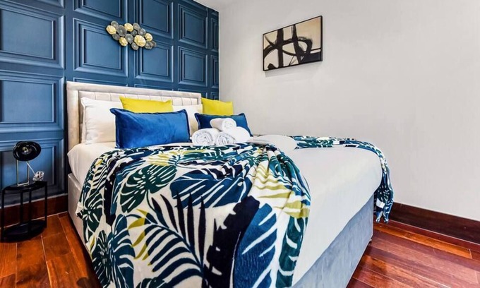 Walpole Apartment | Comfortable 3 Bedroom Apartment in Greater London