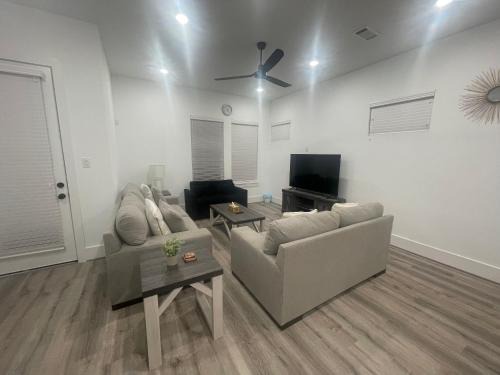 OST - South Union House | Comfortable 3 BR - Heart of Texas Medical Center