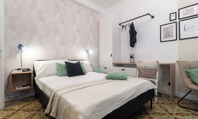 Turro Apartment | Comfortable and functional studio apartment above the Turro subway