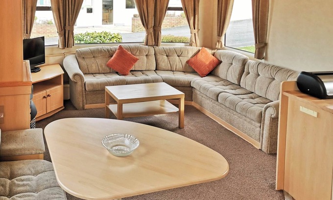 Ludchurch House | Comfortable and spacious 12ft-wide caravan with one double and one twin.