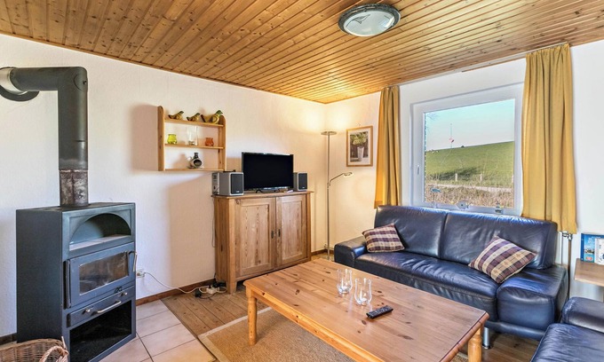 Kaiserin-Auguste-Viktoria-Koog Apartment | Comfortable Apartment “Deichgraf 1” close to the Sea with Wi-Fi