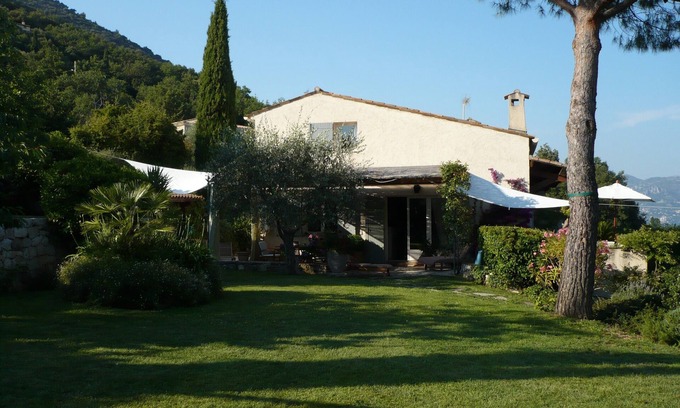 Saint-Jeannet Apartment | comfortable apartment in a quiet villa in Saint Jeannet