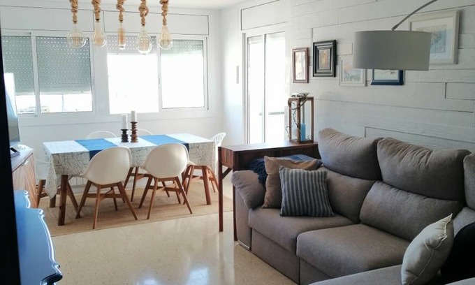 Sitges Apartment | Comfortable apartment with beautiful views of the beach of Aiguadolç