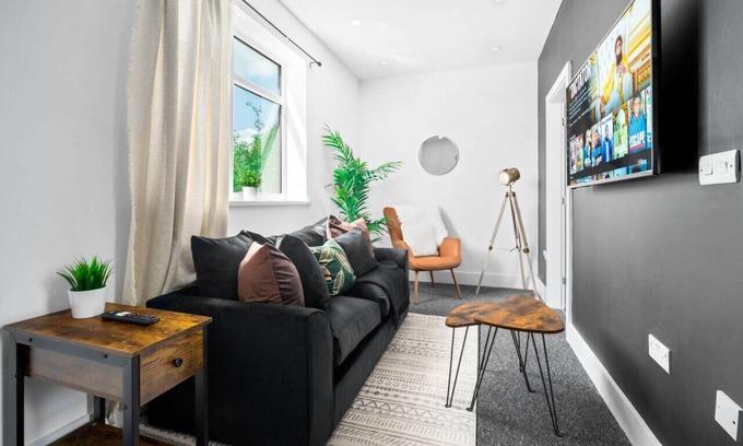 Cradley Apartment | Comfortable Apartment * Netflix & Wifi *