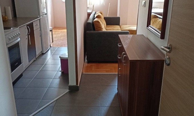 Vozdovac Apartment | Comfortable apartment in a quiet part of town