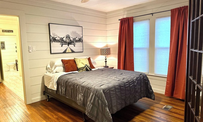 Long View Apartment | Comfortable apartment, Near Aviation Museum–The Spruce Goose, The Spruce Goose