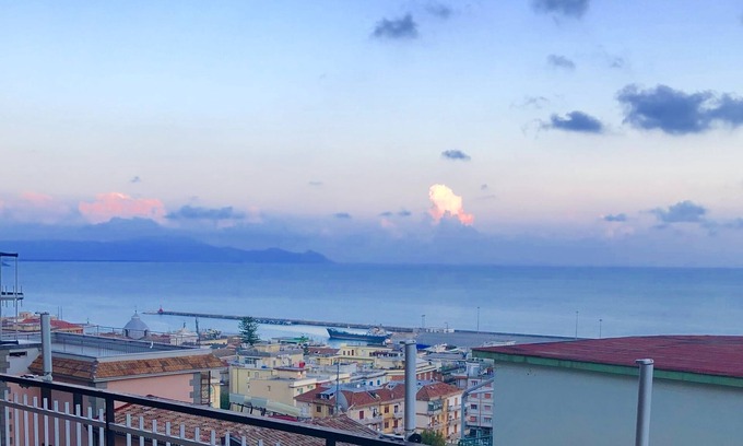 Formia Apartment | Comfortable apartment with terrace overlooking the sea, near the beach and the city center
