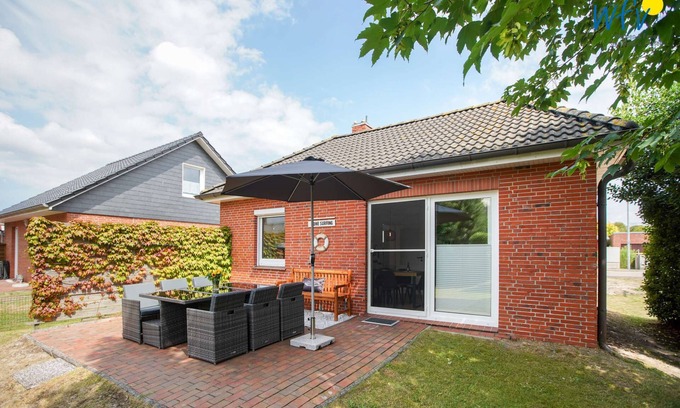 Borkum House | Comfortable bungalow with sunny terrace and garden!