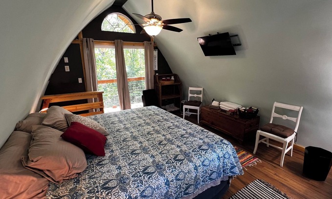 Mill Spring Cabin | Comfortable cabin in the mountains of North Carolina, located near TIEC.