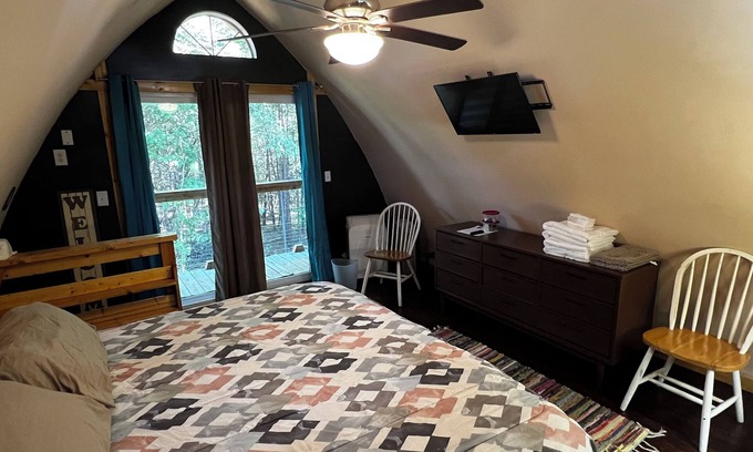 Mill Spring Cabin | Comfortable cabin in the mountains of North Carolina, located near TIEC.