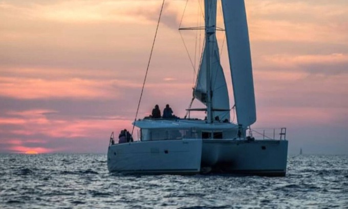 Toulon - Hyeres Boat Rental | Comfortable cabin rental