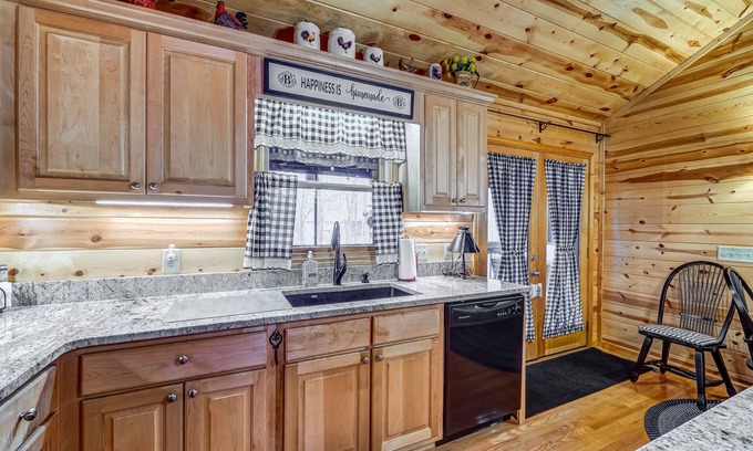 Eagle Mountain Cabin | Comfortable cabin with pool access, lovely deck, fireplace & firepit