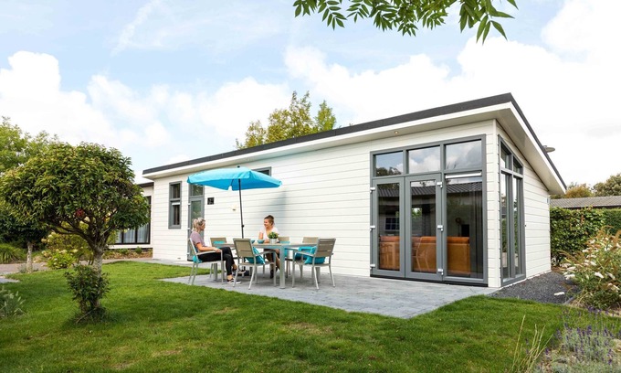 Egmond aan den Hoef Ski Chalet | Comfortable chalet with dishwasher