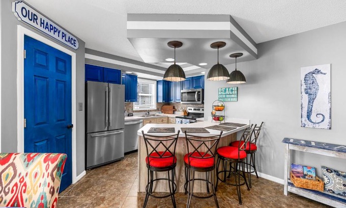 Cherry Grove Beach Apartment | Comfortable Cherry Grove Condo in Shorhaven