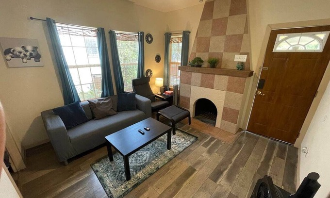 Alta Vista Apartment | Comfortable, convenient, close to downtown area