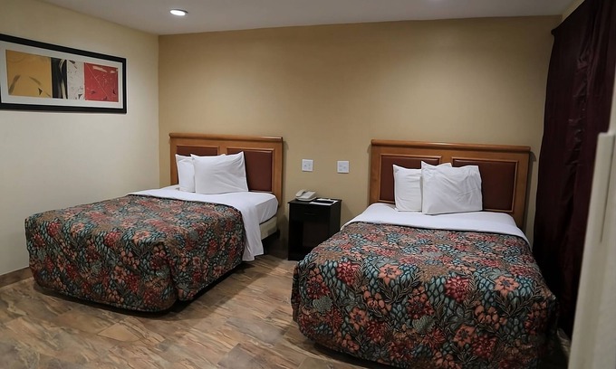 Beeville House | Comfortable Countryside Stay! Free Parking, Pets Allowed