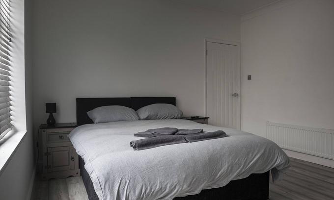 East Ham South House | Comfortable Double Bedroom In E6
