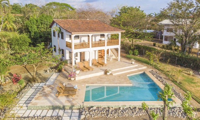 Junquillal House | Comfortable family home with great pool -3 min from Playa Blanca