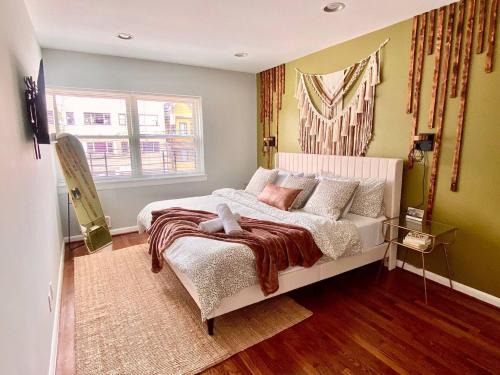 The Heights Apartment | Comfortable home close to Manhattan,Wall St & more