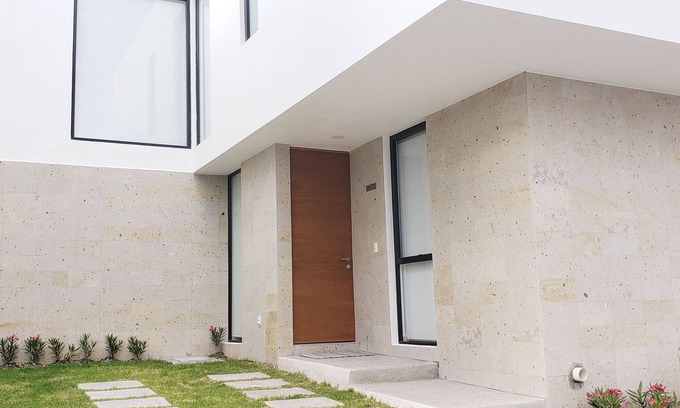 El Marques House | Comfortable house at Reserve and Golf Zibatá, great for families and friends.