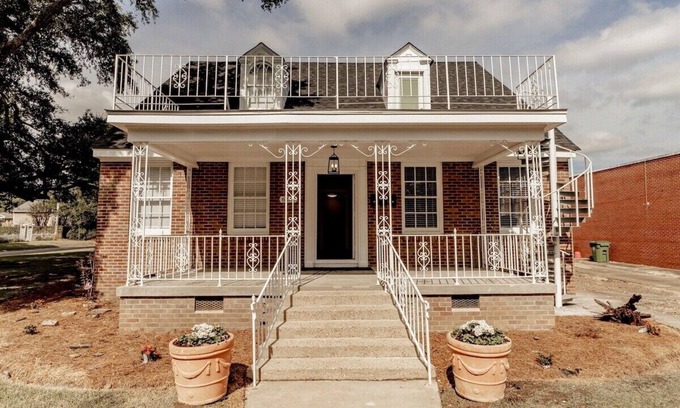 Hattiesburg Apartment | Comfortable King Suite Zen Space