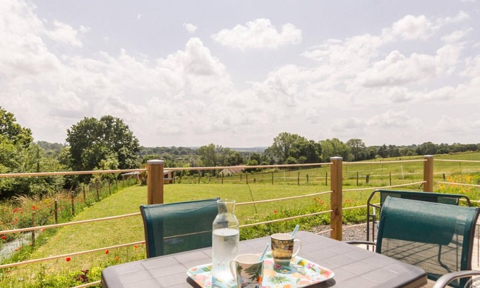 Saint-Lo Apartment | Comfortable mobile home in Saint-Lô, private terrace, pets allowed