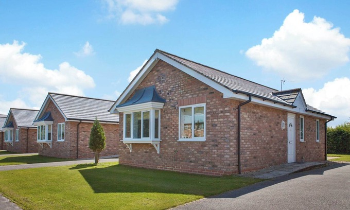 Bridlington Cottage | Comfortable modern cottage with one double and one with adult size bunks.
