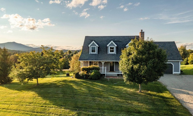 Morrisville House | Comfortable & Modern Home close to Stowe