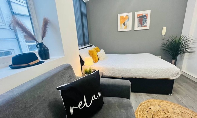 RopeWalks Apartment | Comfortable Private 1- Bedroom Flat - F4*